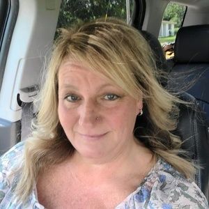 Meet your Posher, Selena